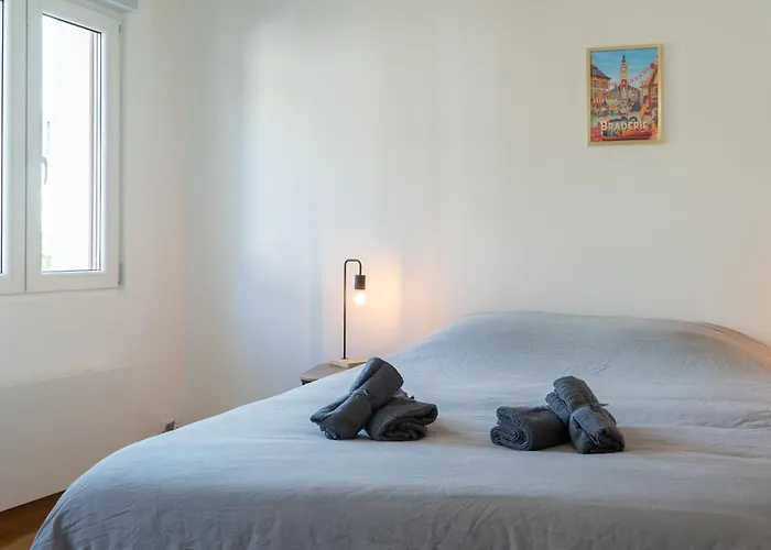 Hébergement de vacances 'maison Lison' Le Calme En *